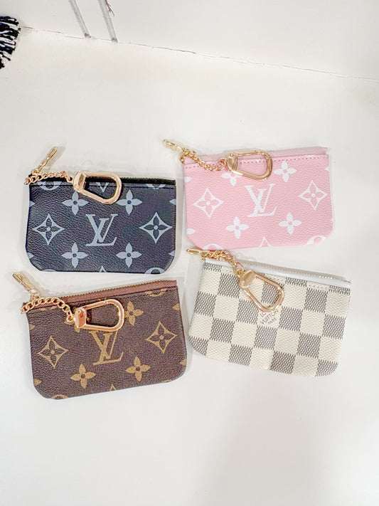 Too cute to loose coin pouch