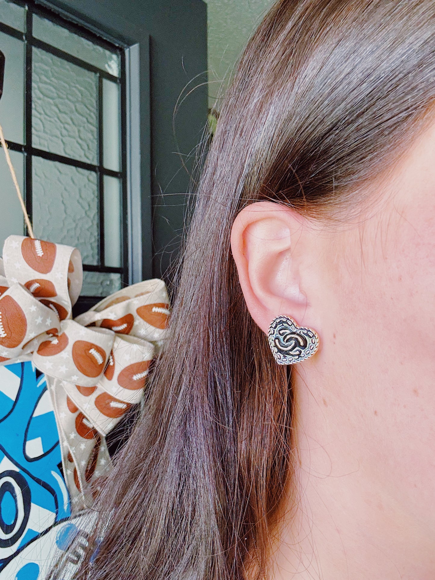 Black heart earrings