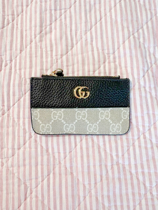 Essentials pouch in black