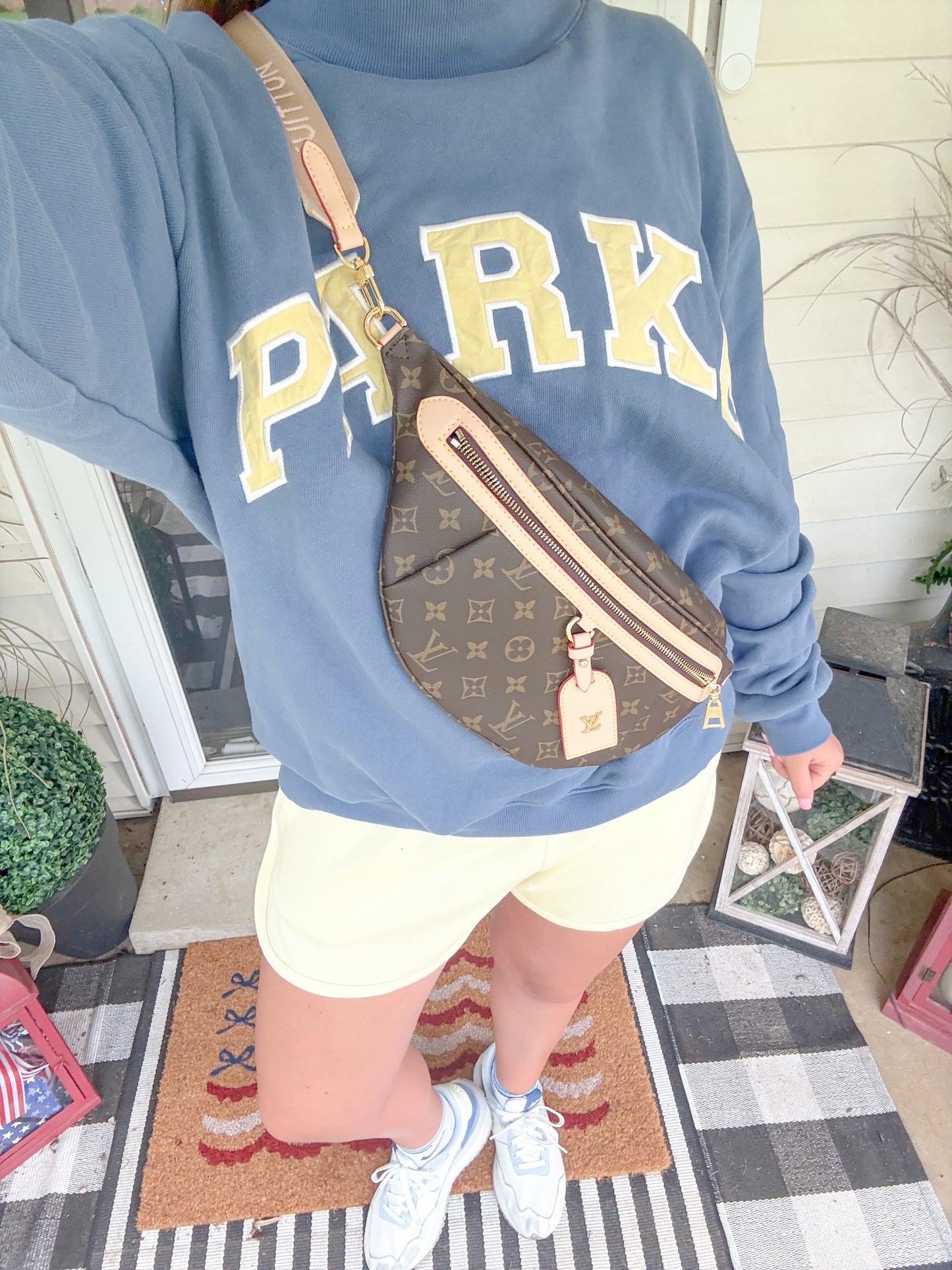 Luxe Crossbody w/ tan